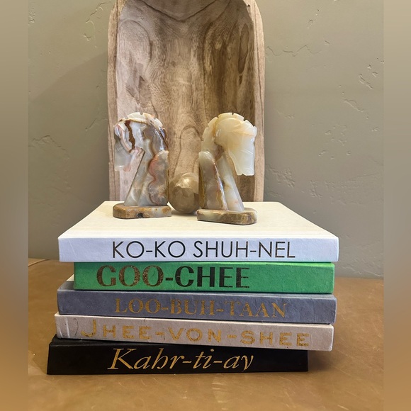 📚 🏆 Luxury Phoenetic Designer Decor Books (ONE) - Picture 3 of 10